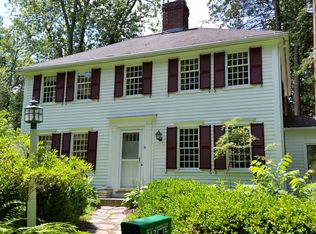 18 Windridge St, Amherst, MA 01002