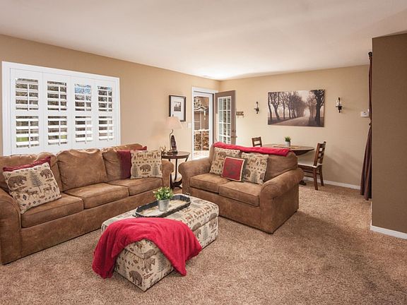 2nd image of 595 Villa Grove Ave