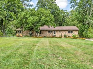 6925 Ravine Dr, Gates Mills, OH 44040