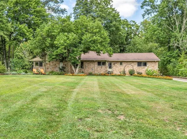 6925 Ravine Dr, Gates Mills, OH 44040