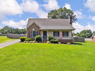 169 Parris Ridge Dr, Boiling Springs, SC 29316