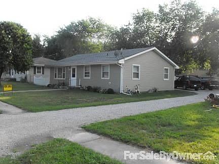 3 Bedroom, 1 Bath Ranch w/ alley access