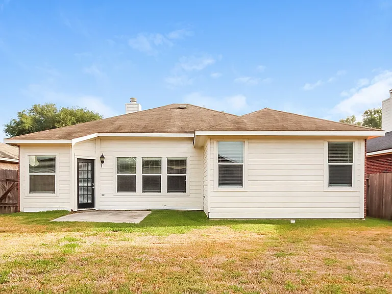 32103 Sue Ln — Photo 16