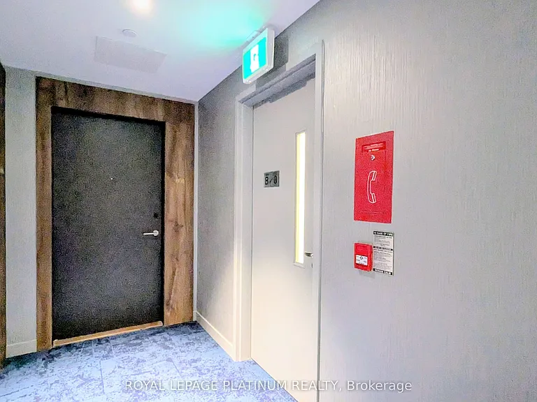 39 Mary St #806 — Photo 2
