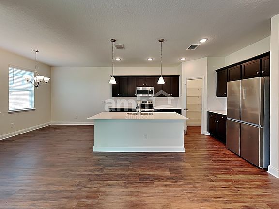 5th image of 6201 Little Bluff Cir