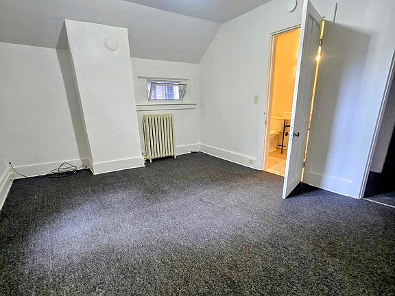 5th image of 364 W Clinton St #D