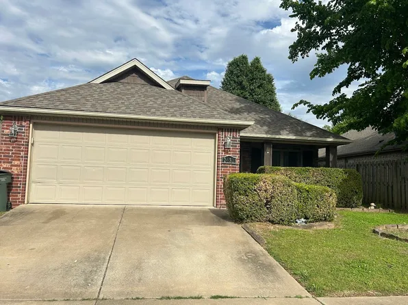 2632 N Barcelona Ave, Fayetteville, AR 72703
