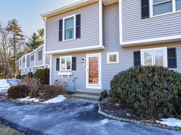 305 Standpipe Dr Unit 305, Rockland, MA 02370