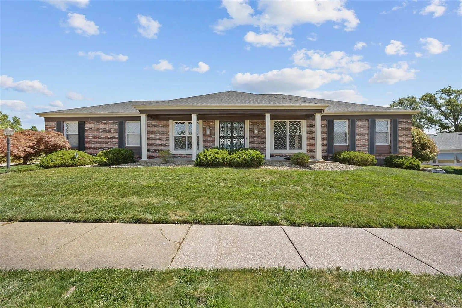 4011 Royal Estates Dr photo 1