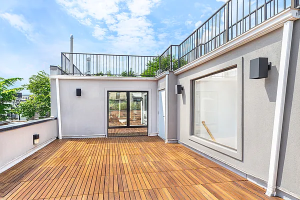 Sold by Keller Williams NYC | media 8