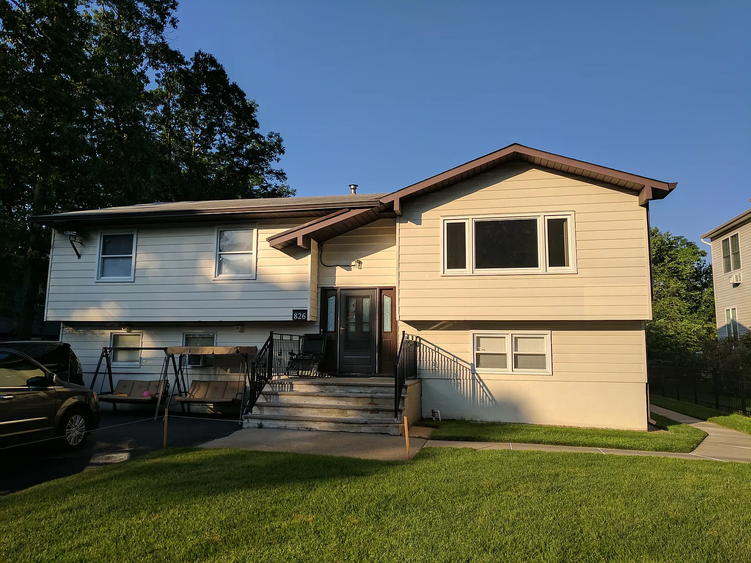 826 Woodland Dr photo 1