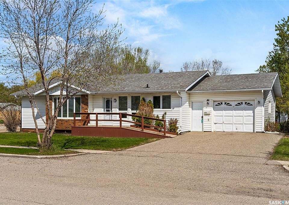 303 2nd AVENUE W, Montmartre, SK S0G 3M0 MLS SK969751 Zillow