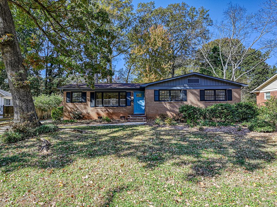 Welcome home to 5434 Seacroft Road!