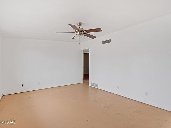 3rd image of 1501 W La Pasadita St
