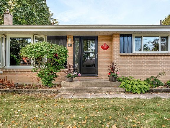 3rd image of 32 Glen Rd