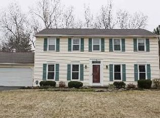 5 Farmingham Dr, Penfield, NY 14526