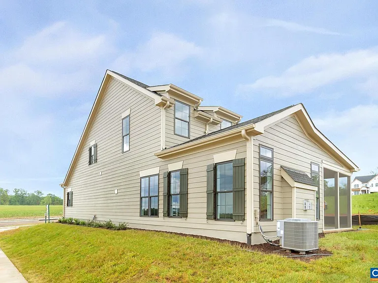 2132 Northside Dr — Photo 20