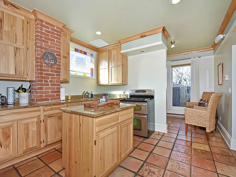 55 Waltham Ave — Photo 10