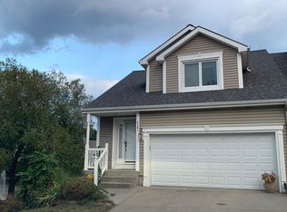 8241 NW Barrybrooke Ct, Kansas City, MO 64151