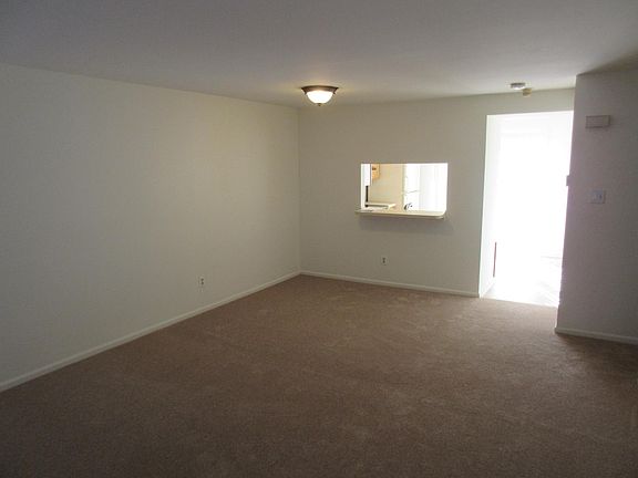 5th image of 43 Stockton Ct