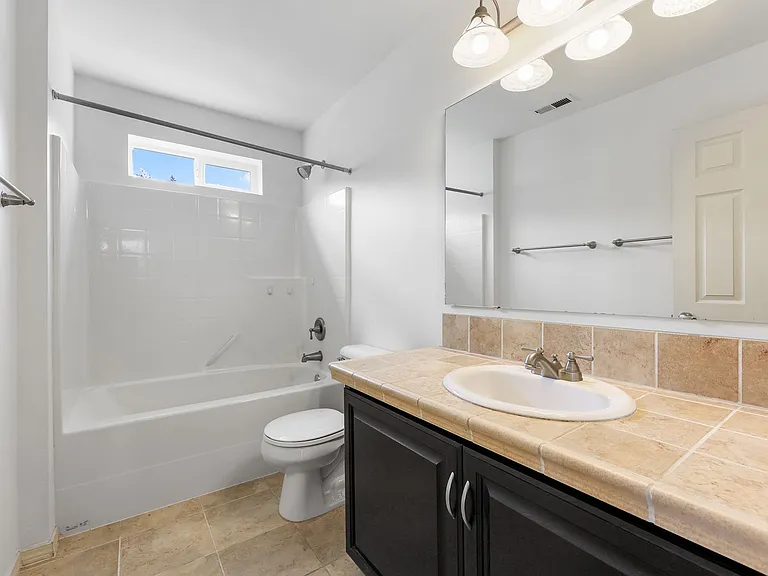 7601 Rushmore Way NE — Photo 26