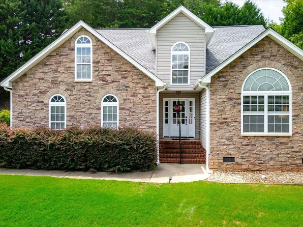 312 Winding Brook Ct, Greenville, SC 29617