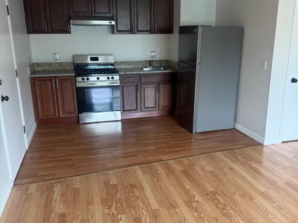 120 Clinic Dr Unit 303, New Britain, CT 06051