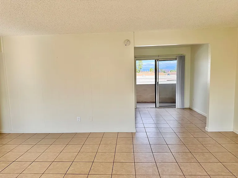 Westgate Villa Apartments — Photo 8