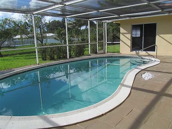 3rd image of 3890 Coral Hills Dr