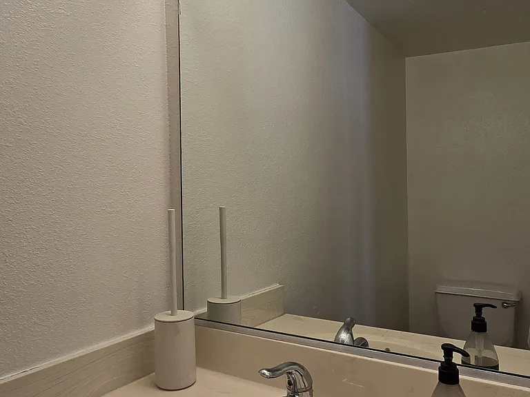1049 Linden Ave #7 — Photo 11
