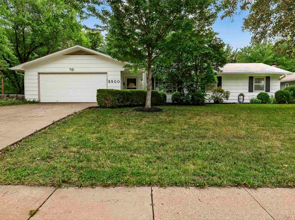 2900 Belle Haven Dr, Lawrence, KS 66046