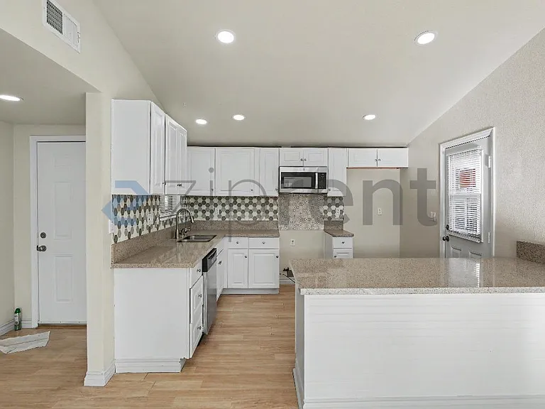 44283 E Raysack Ave — Photo 5