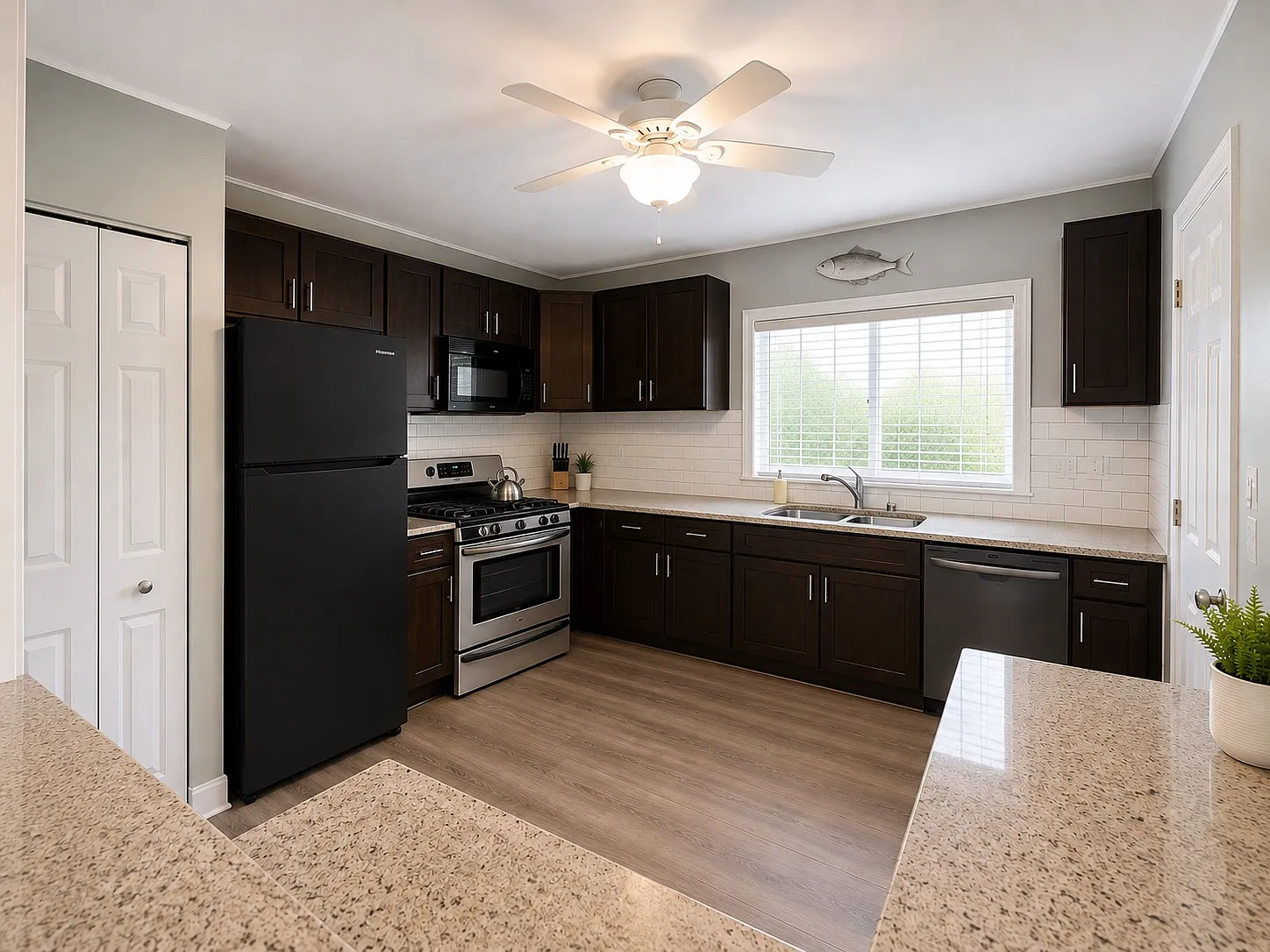 5432 Sinatra Lane — Photo 4