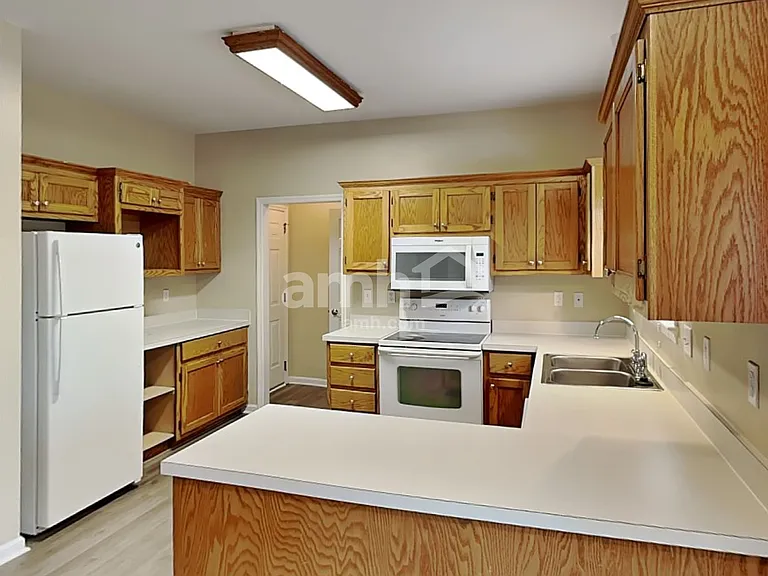 2702 Camden Ct — Photo 3