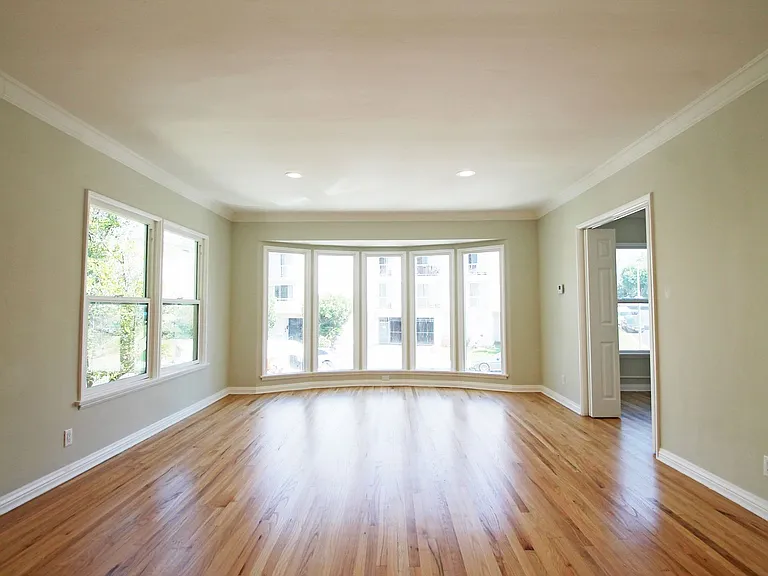 1575 Manning Ave — Photo 3