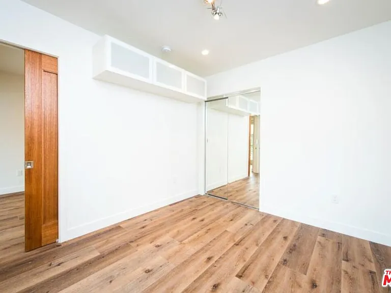 2341 Beach Ave — Photo 8