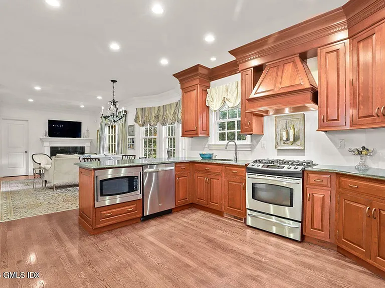 44 Riverside Ln — Photo 16