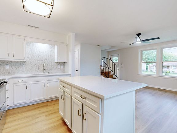 5th image of 2104 W Richmond Hill Dr