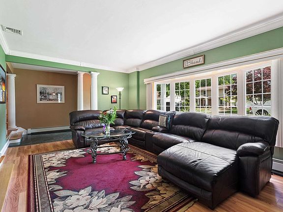 3rd image of 43 Empress Pines Dr
