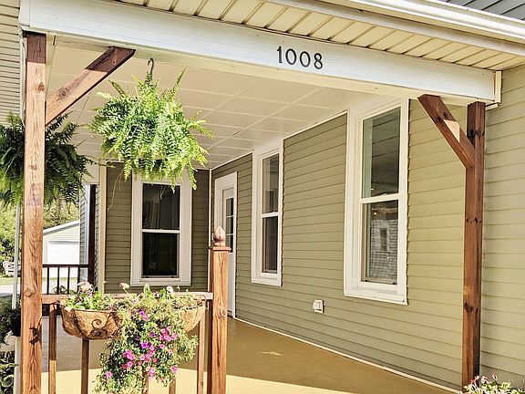 Side porch