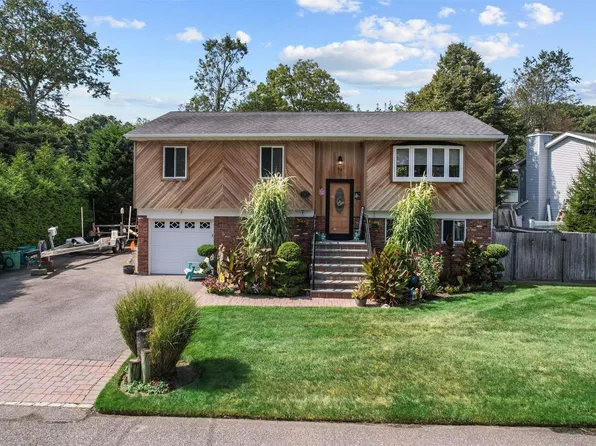 80 Byron Way, Oakdale, NY 11769