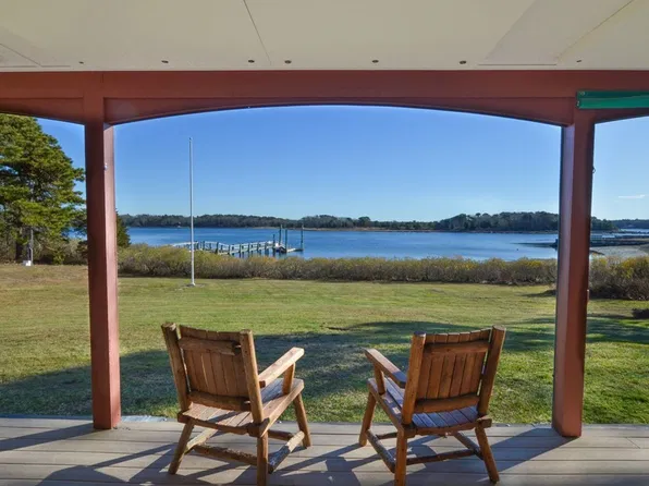 95 South Rd, Pocasset, MA 02559