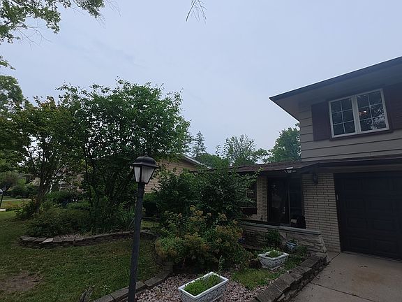 2nd image of 411 N Illinois Ave