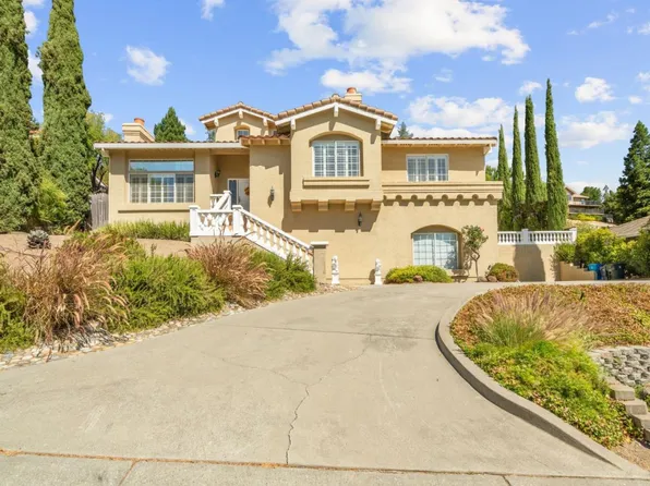 1465 Welburn Ave, Gilroy, CA 95020