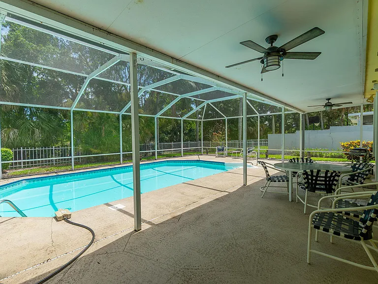 7533 SE Autumn Ln — Photo 30