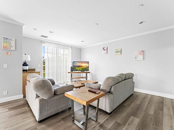 5th image of 1100 Cabana Road