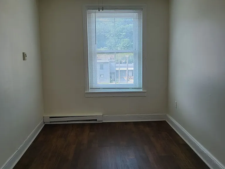 136 E Bushkill St — Photo 11