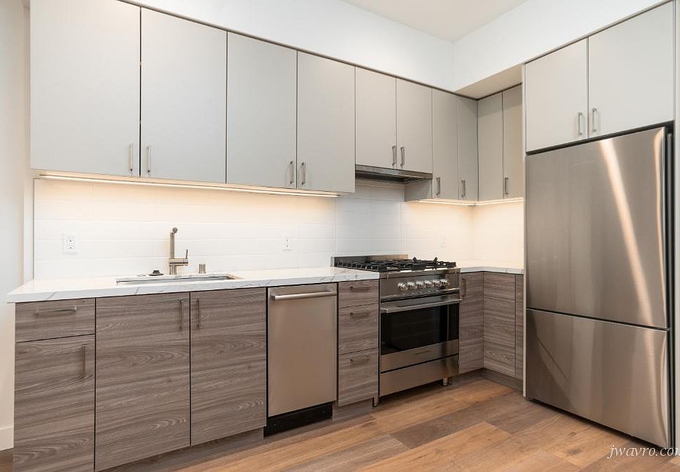 1st image of 25 Grace St #101