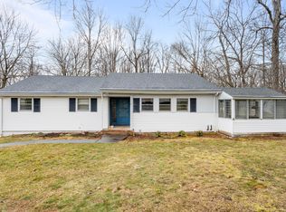 10 Evergreen Dr, North Branford, CT 06471