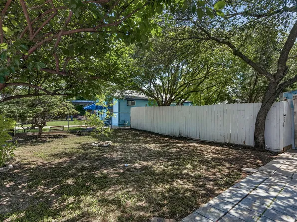 732 S San Eduardo Ave LOT W, San Antonio, TX 78237